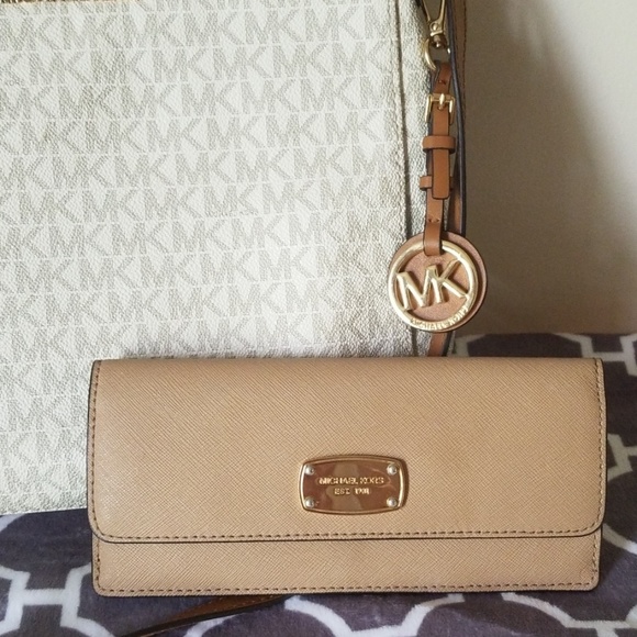 SOLD - Picture 2 of 8